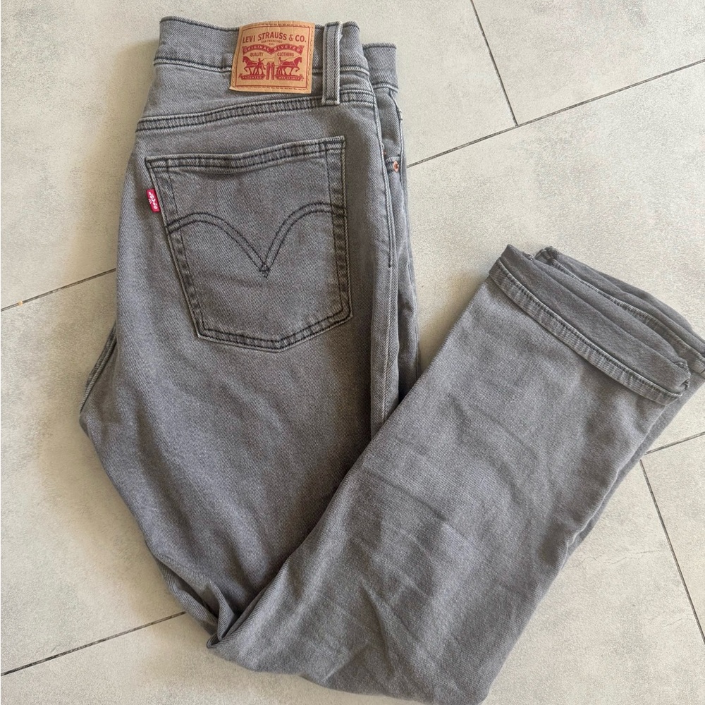 Grey Levi’s Wedgie Straight Leg